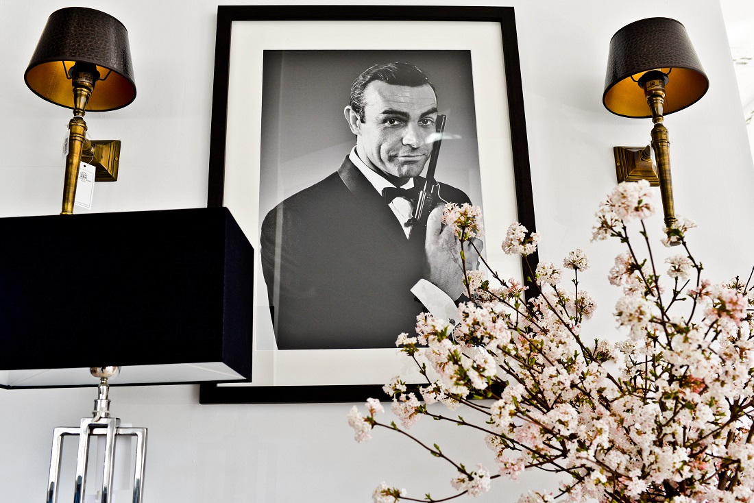 Obrazy, ktore odmienia twoj dom - czyli James Bond i Audrey Hepburn wprost z ekranu na nasza sciane. 